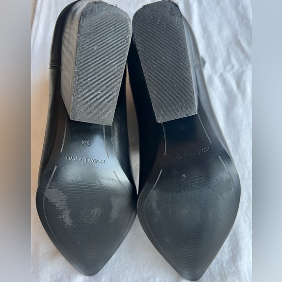 Kendall & Kylie Black Finley Pull On Pointy Toe Leather Ankle Bootie Size 8 - Picture 10 of 12